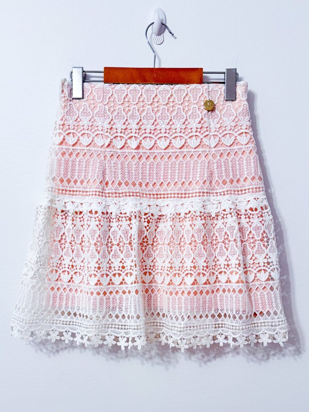 MANGANO Peach White Lace Overlay Flared Mini Skirt Medium